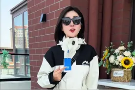 真维斯冲锋衣五件套，男女同款，通勤露营穿都合适，一套能穿三季真的超值#冲锋衣#防风防水冲锋衣#男女同款#户外穿搭视频封面