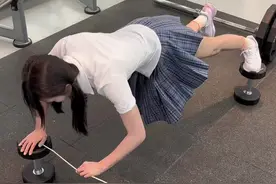 浅浅试一下#被一个俯卧撑震惊到了 #筷子俯卧撑视频封面