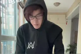 希望@AlanWalker 能接住这波热度视频封面