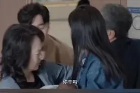 #湖南卫视仁心俱乐部 #仁心俱乐部  吴大川为了抢走孩子，与韩小静一家发生争执，在医院大吵大闹，多亏秦文彬#白客 和徒弟见势不妙，及时阻止，让小静一家把孩子带走。视频封面