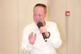 潮汕大佬黄楚龙干货分享：企业不赚钱就像犯罪，股票套牢的经典比喻 #潮汕人 #潮商会 #商业思维视频封面