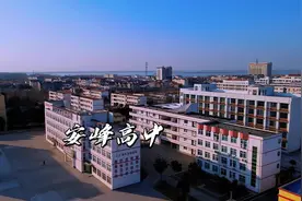 以前以为读完高中三年就能结束地狱般的生活视频封面