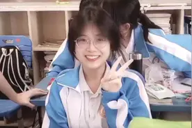 看起来很清纯的美女，应该还是个初吻吧 #女高中生视频封面