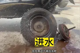 电动车刚冲满电一拧电门掉两格#电动车维修 #电动车 #修车视频封面