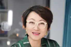 特步千金还是郭晶晶？财力还是实力？女人们，努力吧。#豪门 #特步千金 #女人视频封面