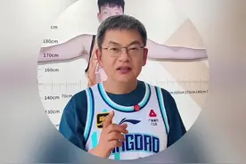 杨瀚森夏季联赛首秀大获成功，基本功全方位展示 唯一的不足，是开拓者缺少好后卫给他传球，无论是短下顺还是低位完全要好了位，不给传球，我相信明天第二场会改善很多。。。比卢普斯高兴坏了，今天解说了一节球，一直在夸杨瀚森，说让他想起来当初老萨博尼斯在开拓者队。克林根在场边也接受了采访，对杨瀚森大加赞扬。