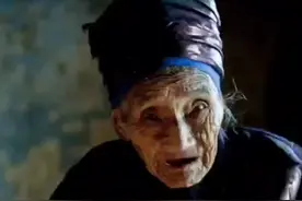 传说中的苗疆蛊术在湘西是真实存在的，到现在在偏远苗寨还有人会制作，其中最神秘莫测的要数情蛊。#蛊 #苗疆 #湘西 #苗寨 #情蛊