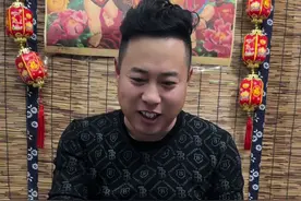 母豹子配大鹅#带大家了解东北日常生活 #新农人计划2024 #东北农村生活vlog #俺们那嘎都是东北人 #乡村大锅煮出人间美味 二东带大家了解北大荒农村生活，品尝东北美食。视频封面