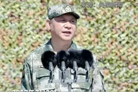 “全国各族人民为拥有这样的英雄军队，感到骄傲和自豪。”2017年7月30日，庆祝中国人民解放军建军90周年阅兵在内蒙古朱日和联合训练基地隆重举行，习近平检阅部队并发表重要讲话，振奋人心。视频封面