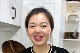 没想到外面卖几块钱一杯的冰鲜柠檬水做法这么简单，酸甜可口冰冰凉凉的一口喝下去特别过瘾#柠檬水 #夏日饮品 #夏日冰饮视频封面