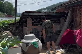 #我的乡村生活 #看土味视频品百味人生 #农村日常生活 捡这一车柴能做七八板豆腐，挺好！ 😃