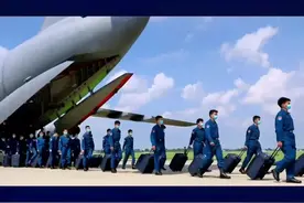 #空军航空大学 #运20运送新学员空军航空大学报到 #军校报考视频封面