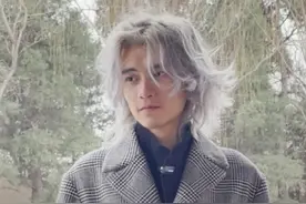 清华校草学霸,高一天赋显露 #男神 #颜值 #随拍 #学霸视频封面