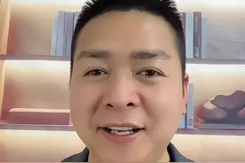 一个10岁的小男孩在海上漂了一整晚，幸好被路过的船只给救了下来！视频封面