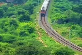 Z182次列车（深圳东→包头）全程3174公里，运行36小时31分#坐火车去旅行视频封面