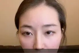 物业竟敢锁救护车，态度嚣张，病人家属做法绝了#物业锁车违法吗 #救护车让道视频封面