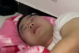 男人三分醉，演到你流泪！男人七分醉。骗到你心碎！他这个状态是几分醉？此视频他醒来就得下了😂#记录真实生活