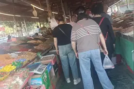 新疆库车市（古称龟兹国）维吾尔族风情