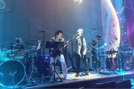 从此以后我都不敢抬头看 仿佛我的天空失去了颜色#酒吧视频封面