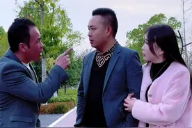 #万万没想到 今天跟老婆在路上散步，突然遇到一陌生男子说我口罩戴反了，他这是什么意思？#万万没想到 #内容过于真实 #情感视频封面