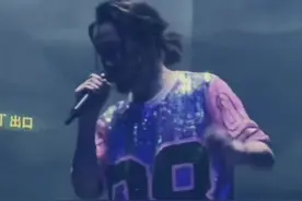 给人片的感觉真的好痛 但如果你是爱她的话 明知是痛苦 也是心甘情愿的 #不该用情#感情  #粤语歌