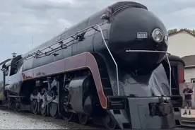 1950年制造的流线型“蒸汽女王”611号高速列车，最高时速每小时225公里，车头重224吨#火车 #蒸汽火车 #动车 视频封面