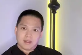 钢爸直播切片 | 重型后卫钢蛋，现阶段身体素质肉眼可见的强悍，1米88，78公斤。#钢爸 #钢蛋 #中国球爹 #钢蛋王鹏博