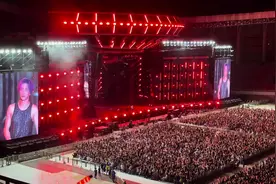 我们的愿望是世界和平～#薛之谦 #天外来物 #万人合唱