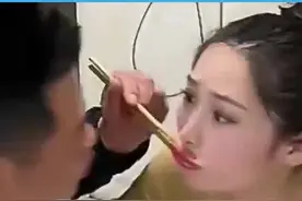 夫妻俩吃饭时，老公突然来了句土味情话…#夫妻视频封面