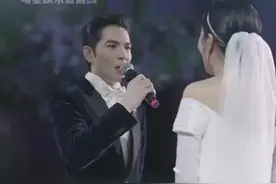 51岁的林有慧，嫁给了37岁的萧敬腾。一起相伴19年，朝夕相处，14岁的年龄差，女方连生育都不太可能。换成大多数男人，可能早就喜新厌旧初心不在，或者权衡利弊选择放弃，可萧敬腾却没有，他真的是很男人，很有良心。  其实感情能走到最后的男女，并不是没有争吵没有矛盾，或者对方非常完美跟自己很契合，而是她不好但我离不开。是对她不会权衡利弊，是一心一意，是激情不再了还会有责任，是对得起良心。真爱是有的，只是我们大多数人都太普通了，遇不到而已。#萧敬腾林有慧大婚 #萧敬腾 #真爱是什么感觉