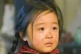 小女孩十天没人管，干妈当亲女儿养视频封面