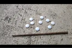 9颗棋子变8颗，到底为什么？ #遁地术#魔术教学视频封面