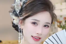 #发型教程 麻花辫侧丸子的慢动作手法教程来了哟！有纹理感的丸子头超好看#仙女必备视频封面