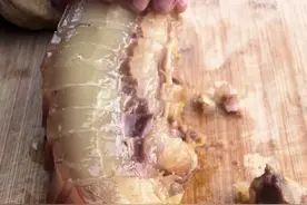 #农村美食 咸肉是我们地区的特色美食，可以蒸、炒咸香入味，肥而不腻瘦而不柴，今天把腌咸肉的正确方法分享给大家