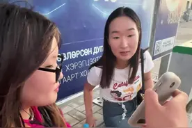 去蒙古国语言不通无法交流怎么办？看看小哥是怎么做的！#蒙古国 #蒙古国旅游 #蒙古语翻译机 #翻译机 #翻译神器视频封面