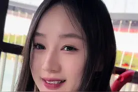 一个恋爱脑的弟弟被她的女朋友一味地索取，他竟然还认为女朋友很爱他！#温董思昀 #他其实没那么喜欢你