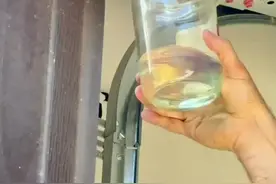 消灭马蜂窝的小技巧视频封面