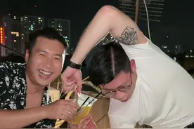 《偷偷放倒兄弟实录》 #调酒 #酒蒙子 #放倒兄弟视频封面
