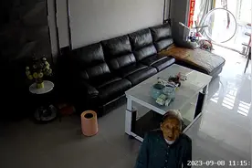 存起来纪念一下。 监控缓存马上就要更新了。 今天奶奶回伯伯家了视频封面