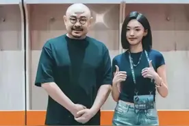 和刀郎合唱后，徐子尧火了，她是刀郎的表侄孙女。视频封面