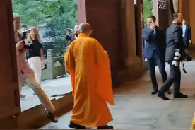 没想到一出生就中一等奖#外国人在中国 #名族自豪感 #安全感