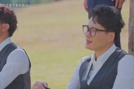 时光的褶皱里，藏着你未寄出的信，而这首歌会替你轻声读尽。