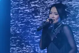 听一万遍小雨还是没听出来这姐是在哪换气的 #黄龄 #小雨