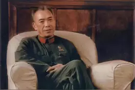 #开国将帅 #梁兴初 #ai合成动态老照片看哭父母 特别感谢@孙好厉害🌞 找到我爷爷的音频经我父亲梁晓源先生合适音频是真实的 通过现在电脑制作可以让我爷爷再次说话但是年代太久远了有杂音希望抖友们见谅 字幕并不是很准确大家见谅