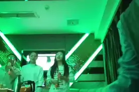 《情歌王》真适合KTV唱，一首歌可以唱很多首歌！每个人都不落单