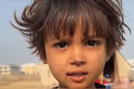 你看他清澈的眼神，如果没有战争，这个画面该多美好？#加沙现状 #加沙的童年 #巴基斯坦真实记录视频封面