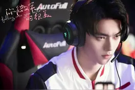 童谣直播游戏  调皮的诚哥在旁边念弹幕  气的童谣输了游戏视频封面