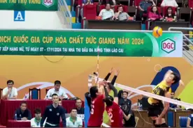 女排里面有男队员？ #刘晏含 #排球 #越南女排联赛 #越南视频封面