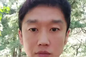 面对邻居的违建，如何向行政机关投诉 #违法建筑#投诉#履行法定职责#行政诉讼@抖音短视频 @DOU+小助手