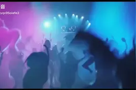 Macarena 《Macarena》（玛卡雷娜）是西班牙二重唱河边人二重唱